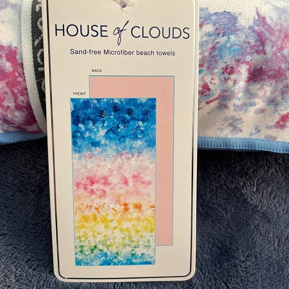 House of Clouds - Microfiber Beach Towel - Picture 7 of 11